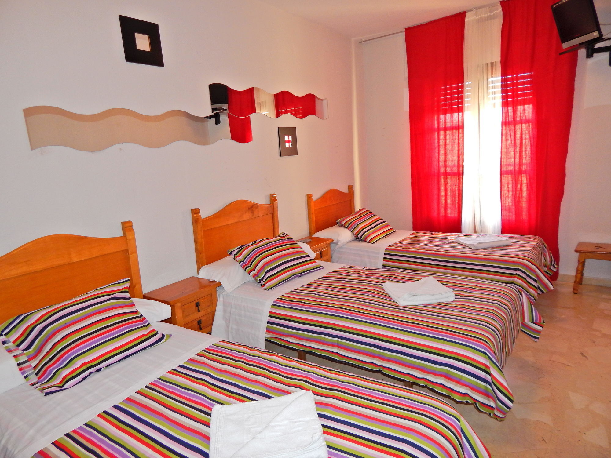 Hostal El Peine Torrejon de Ardoz Exterior photo